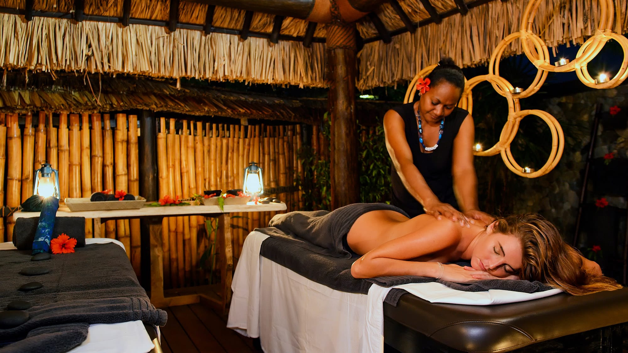 indgang bølge bremse Relax with a traditional Fijian massage - Nanuku Resort